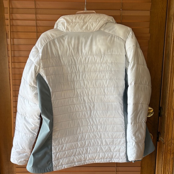 Columbia White and Gray Women's Puffer Jacket (Water Repellent)  SZ: 2X - Picture 5 of 15